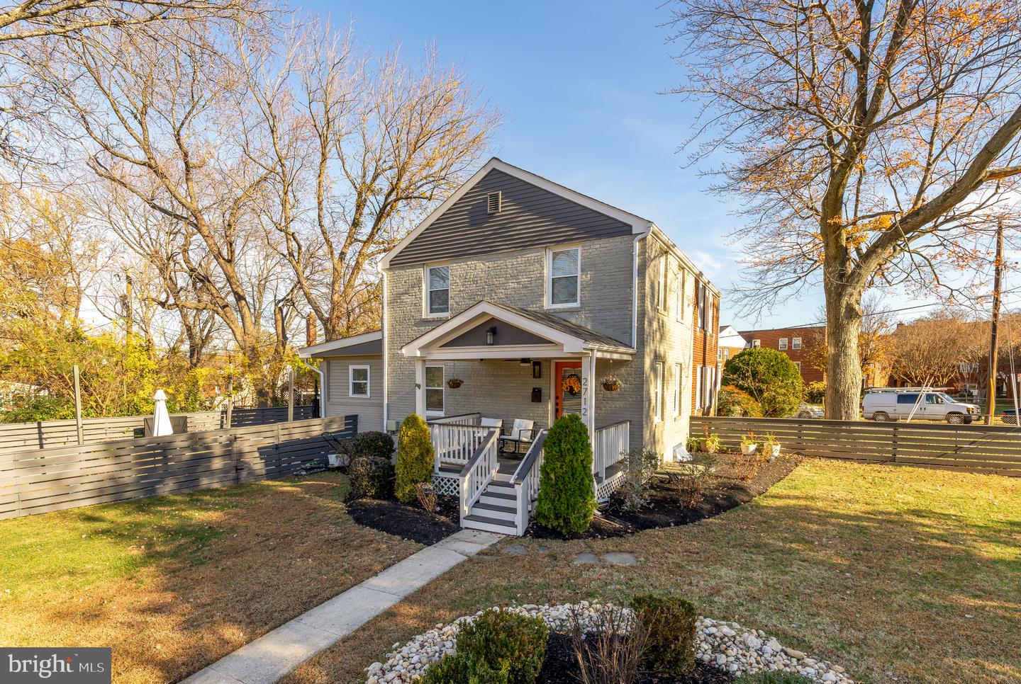2712 Fort Drive, Alexandria