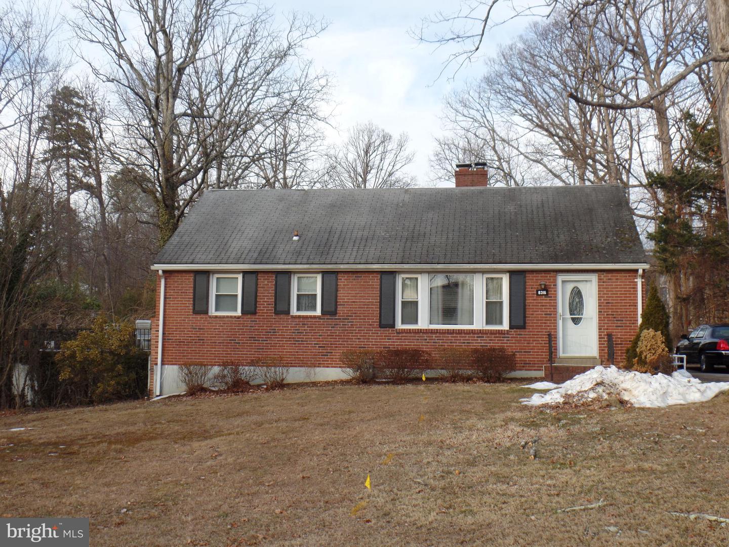 8316 Westchester Drive, Vienna