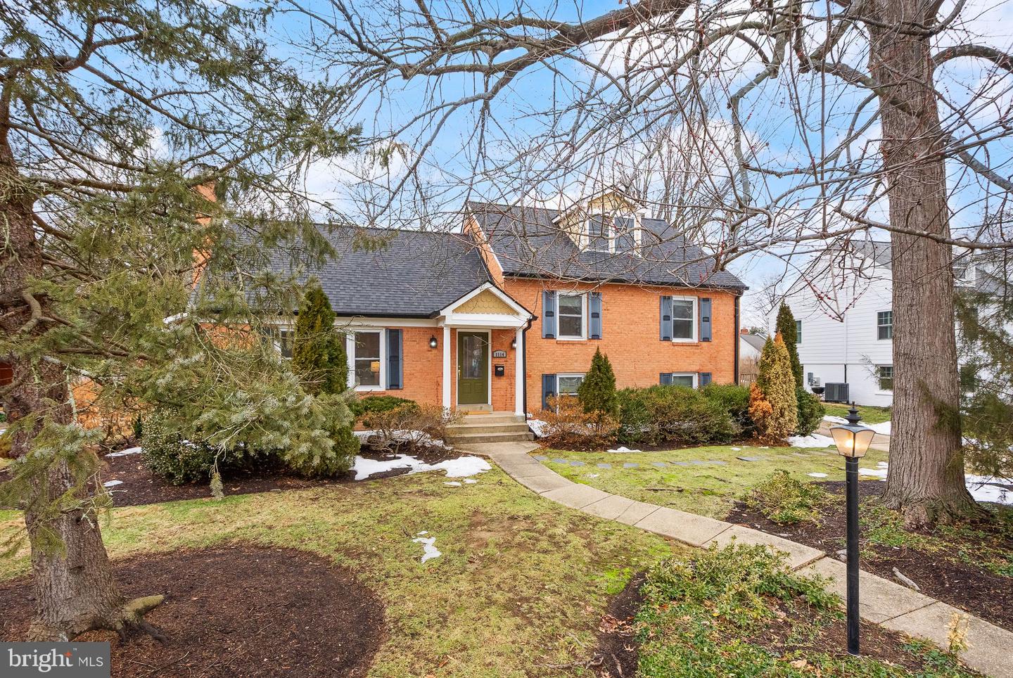 1114 Alden Road, Alexandria