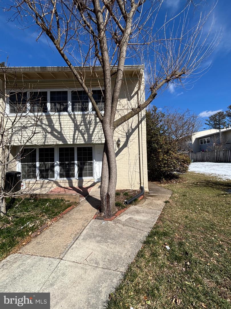 7800 Winona Court, Annandale