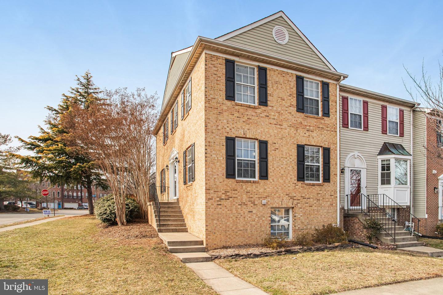 7945 Gunston Woods Place, Lorton
