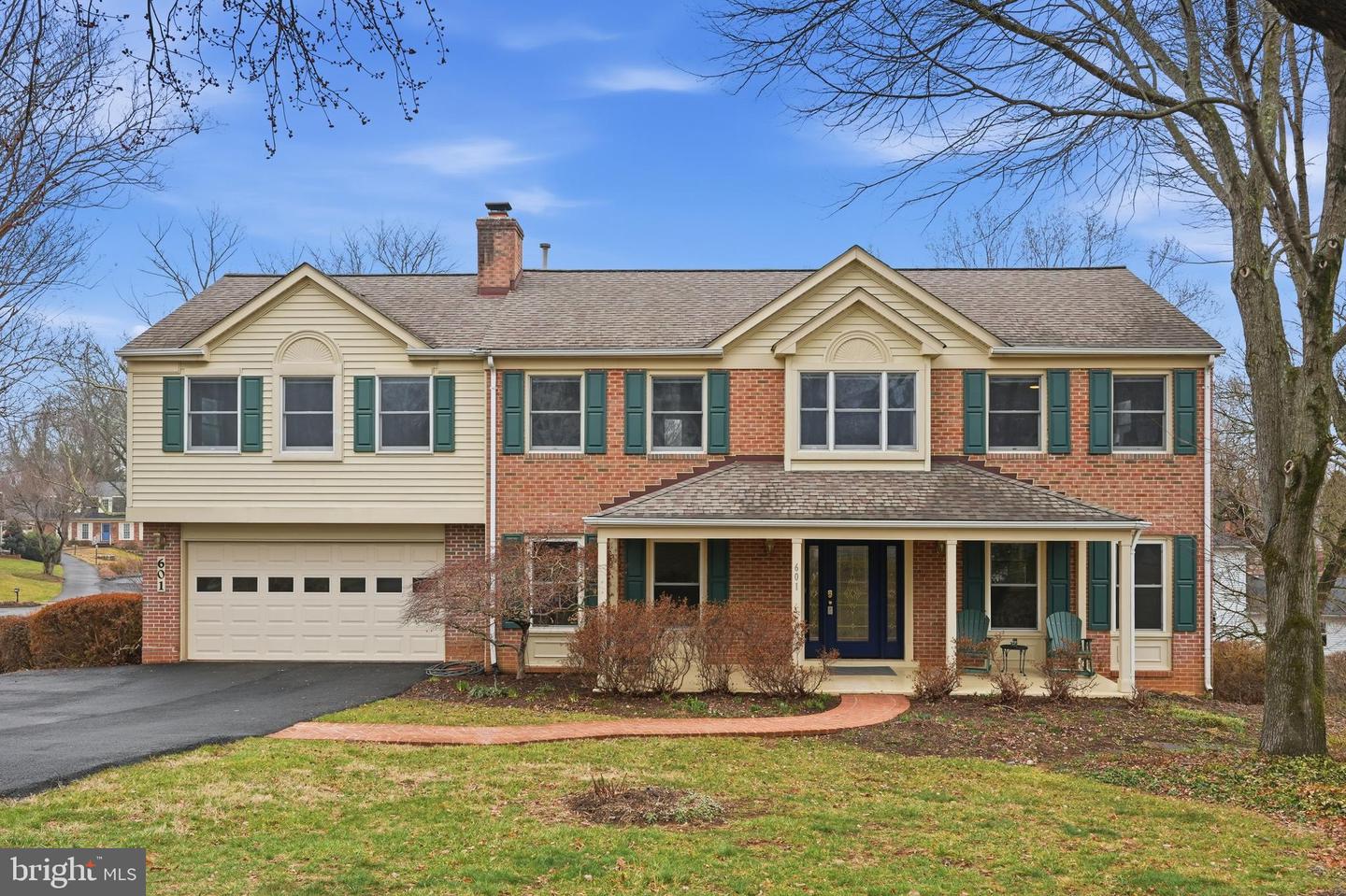 601 Sideling Court NE, Vienna