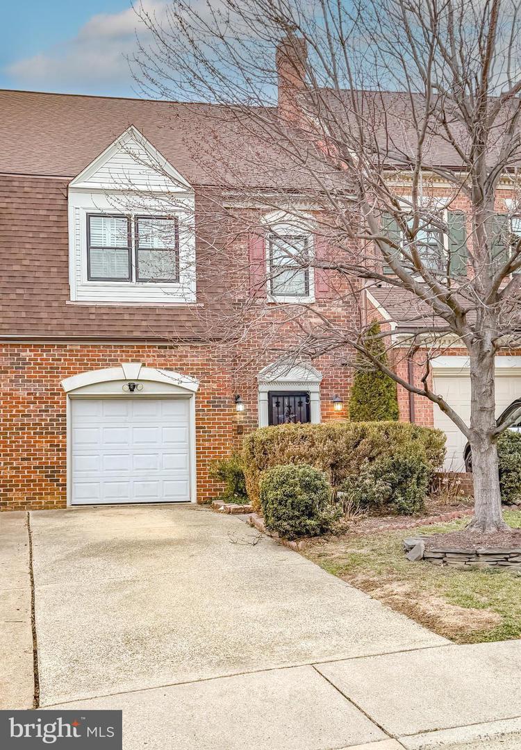 6312 Chaucer View Circle, Alexandria