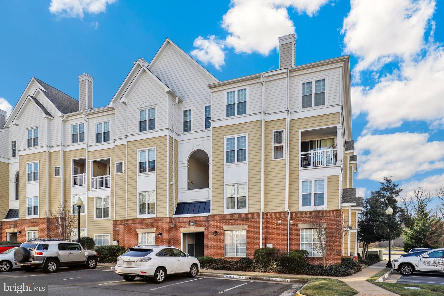 2111 Highcourt Lane #201