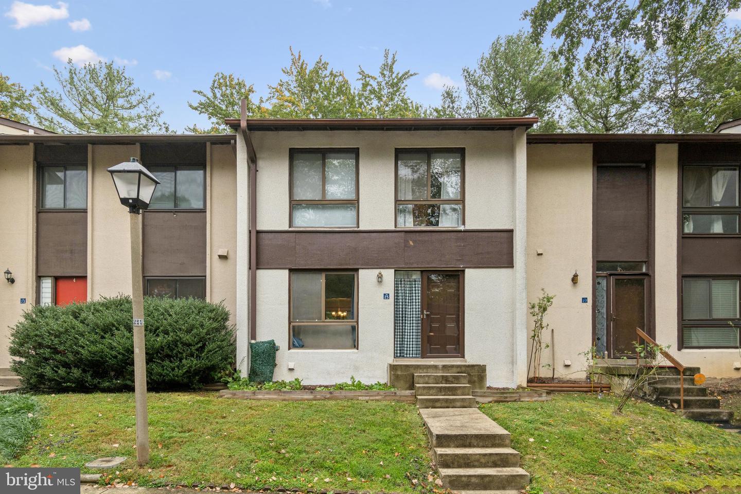 11825 Coopers Court, Reston