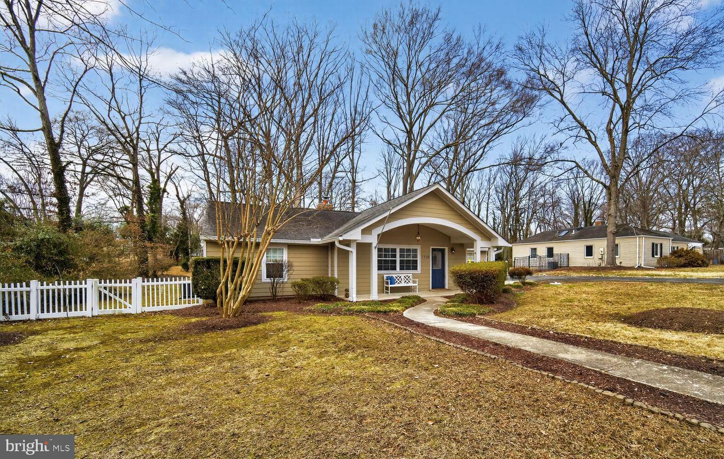 7716 Frances Drive, Alexandria