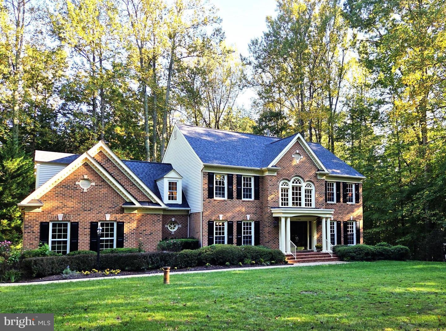 11901 Chapel Road, Clifton