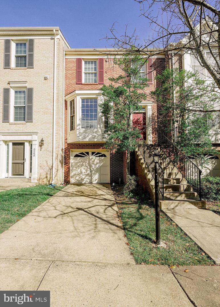 6584 Irvin Court, Alexandria