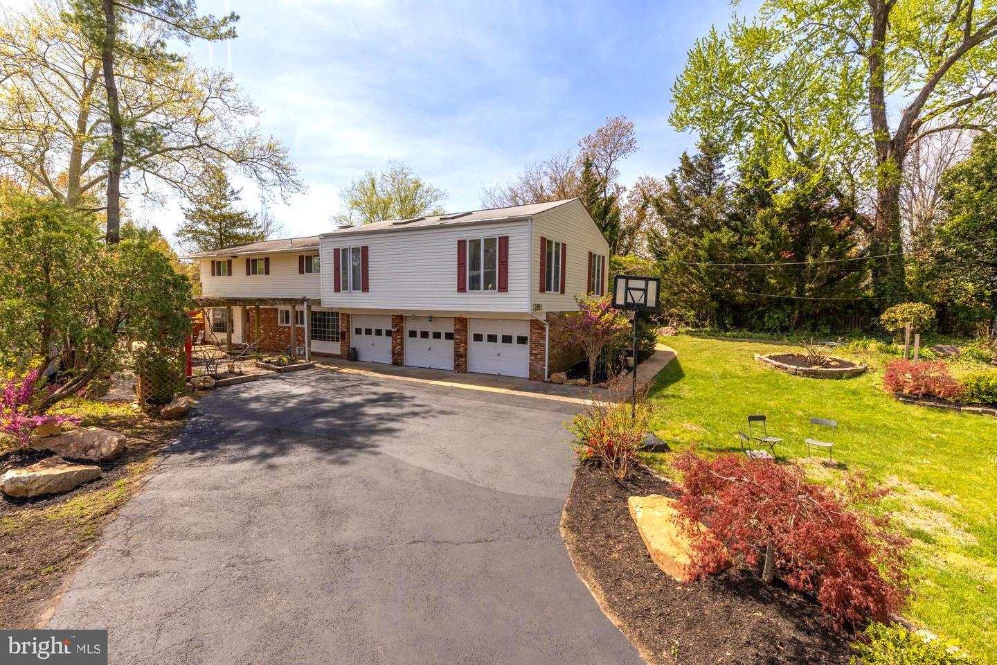 6811 Valley Brook Drive