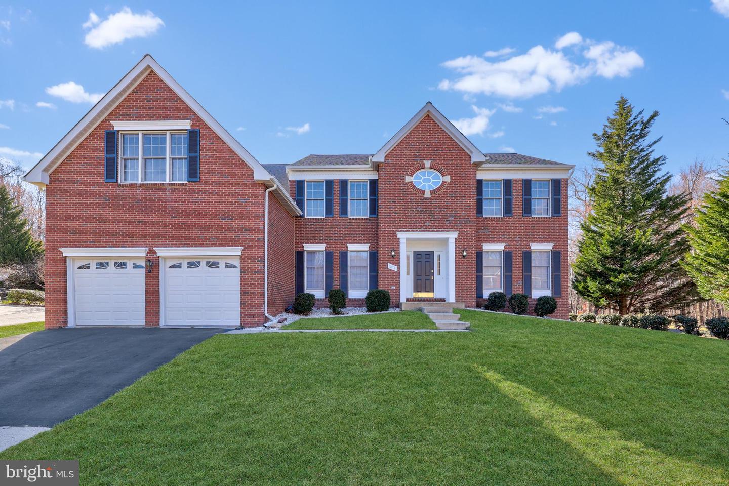 12741 Oak Farms Drive, Herndon