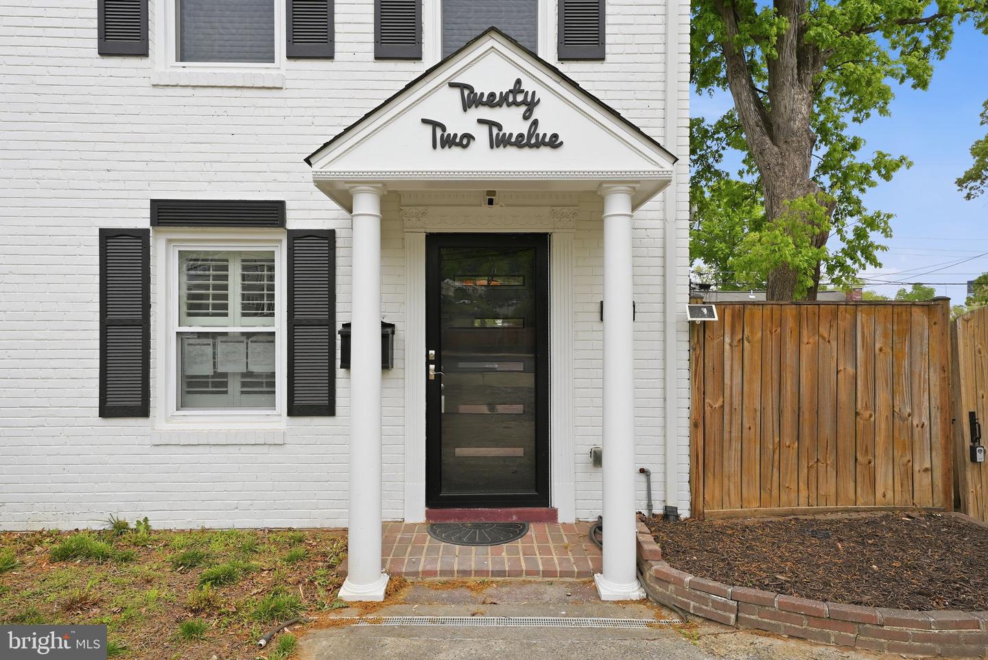 2212 Huntington Avenue, Alexandria