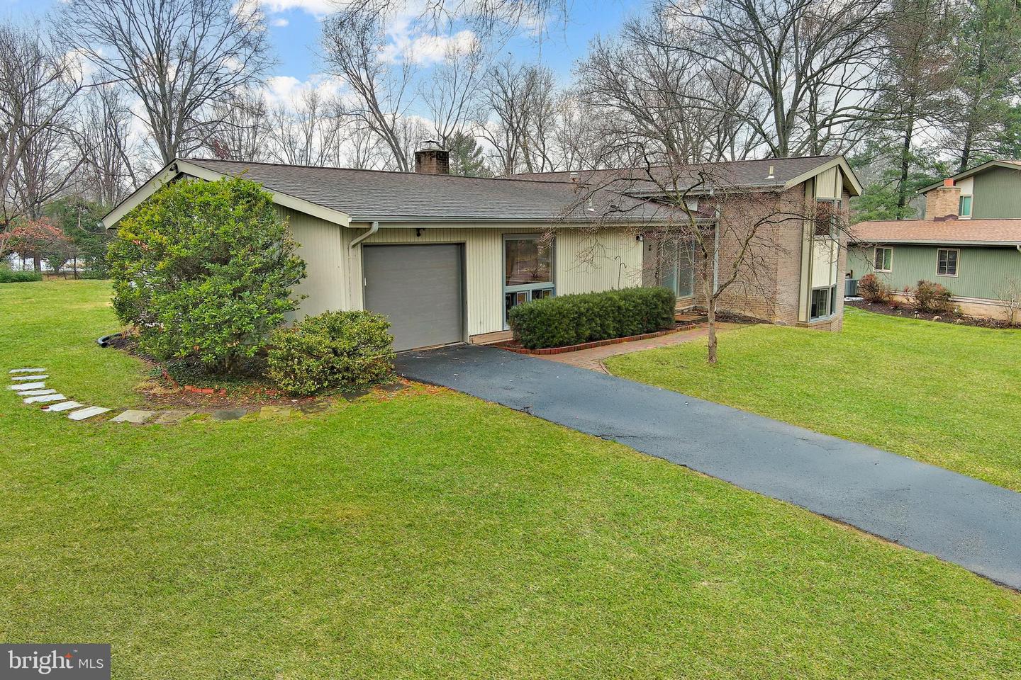 3402 Wessynton Way, Alexandria