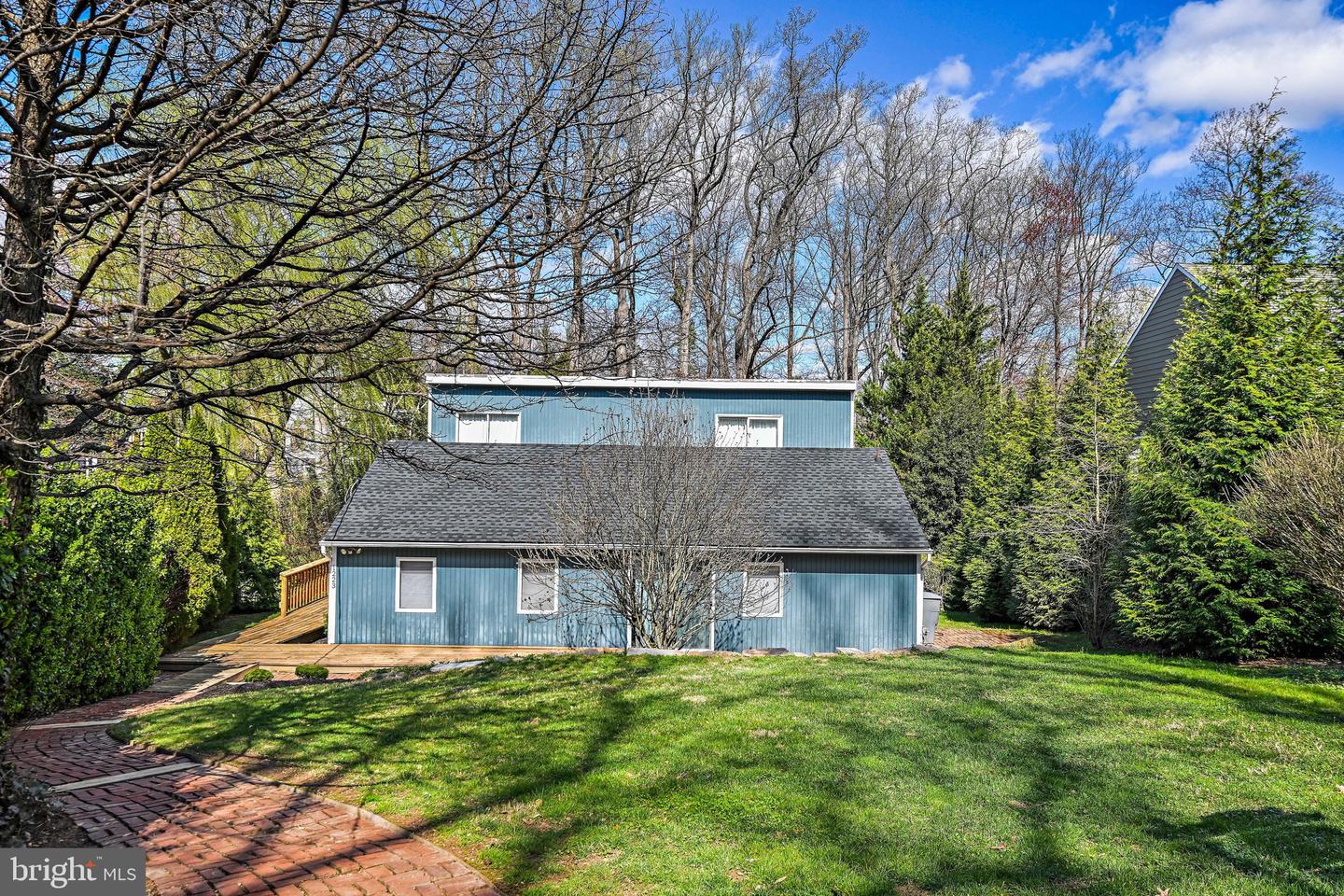 1223 Providence Terrace, Mclean