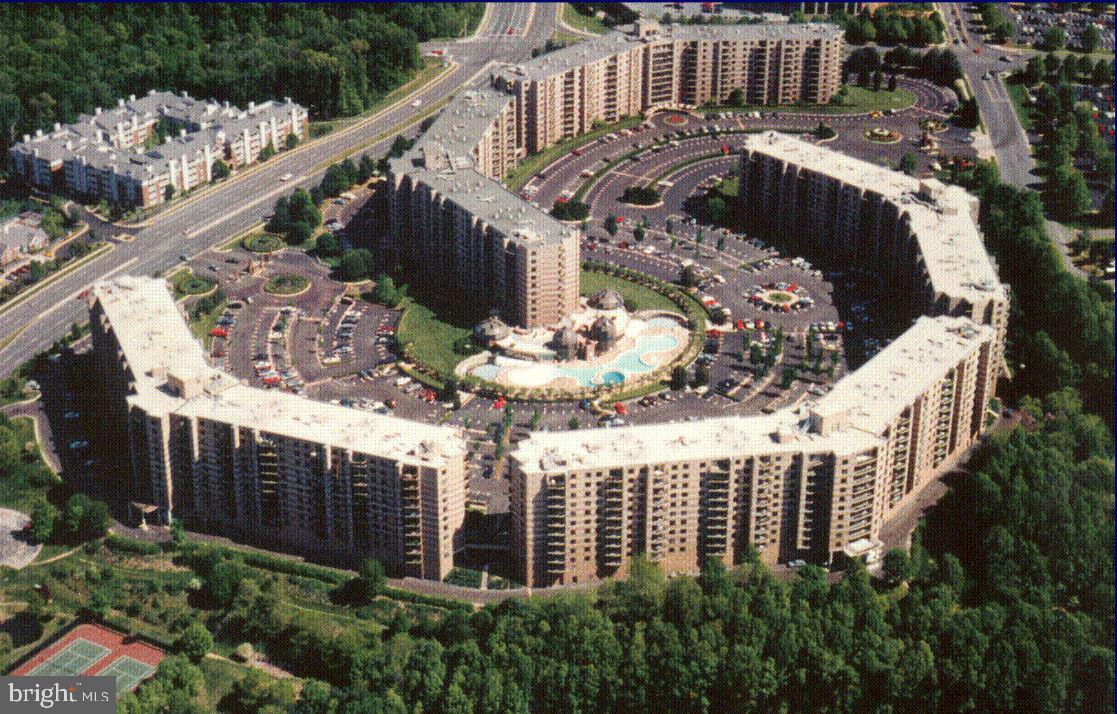 8340 Greensboro Drive #402, Mclean