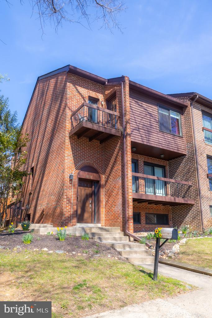 8737 Sheridan Farms Court, Springfield