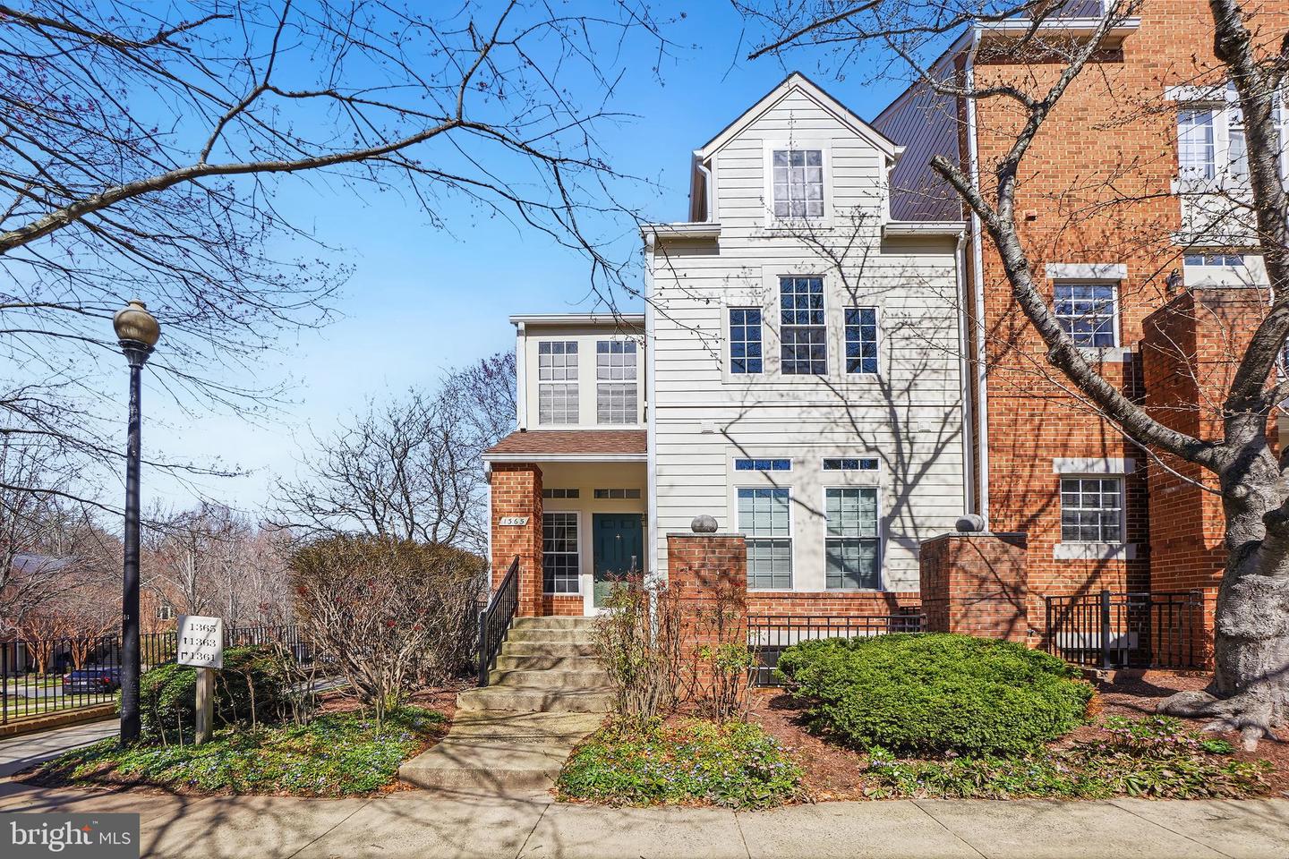 1365 Garden Wall Circle #703, Reston