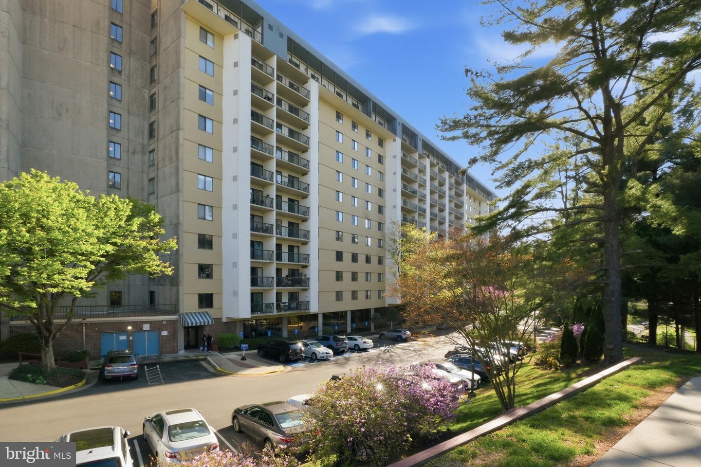 3800 Powell Lane #311, Falls Church