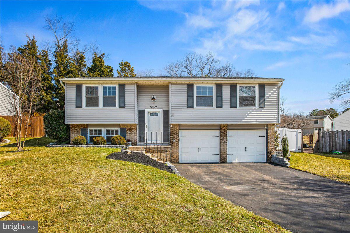 5829 Parakeet Drive, Burke
