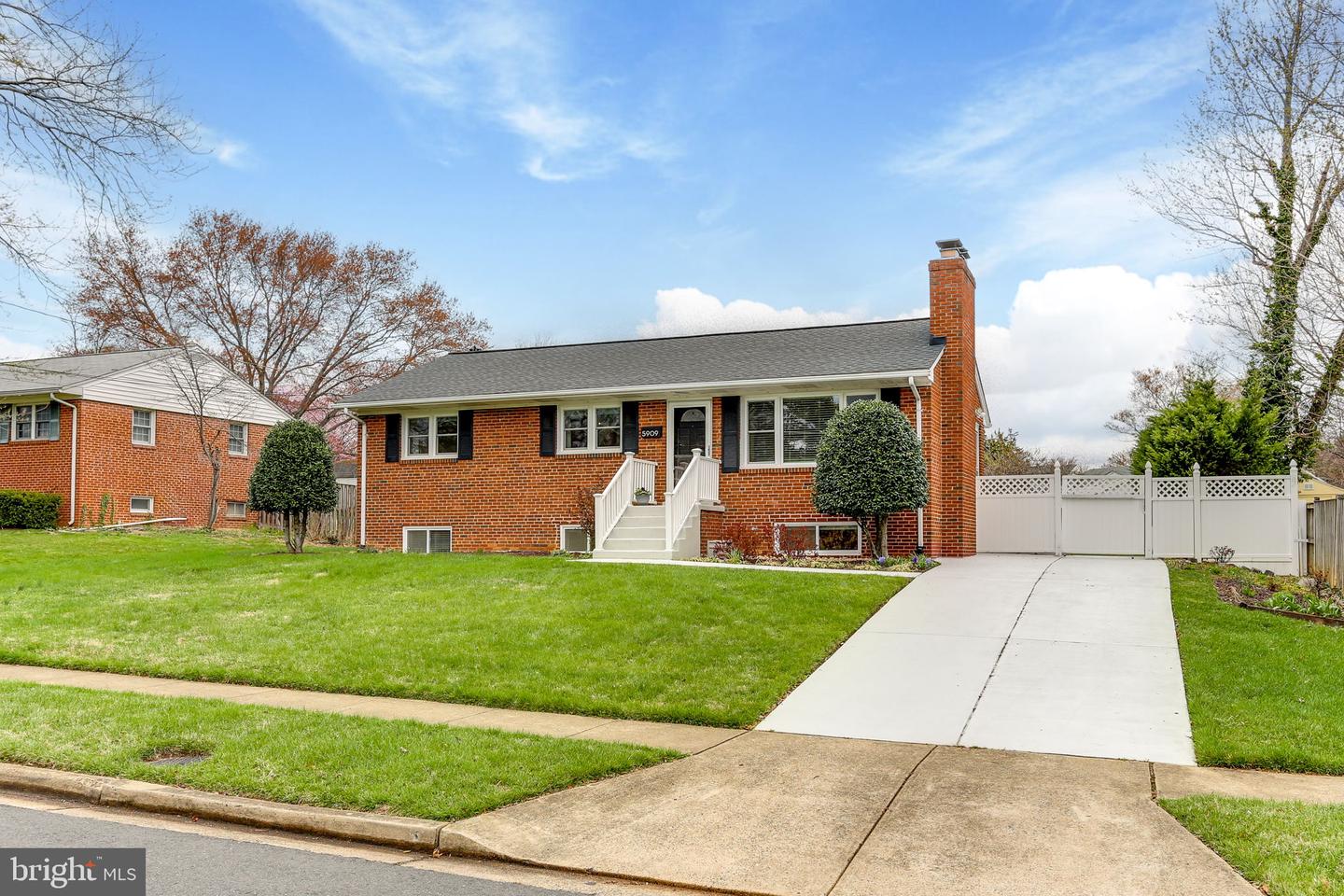 5909 Ridge View Drive, Alexandria