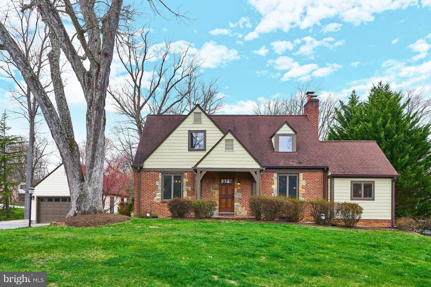 6586 Braddock Road, Alexandria