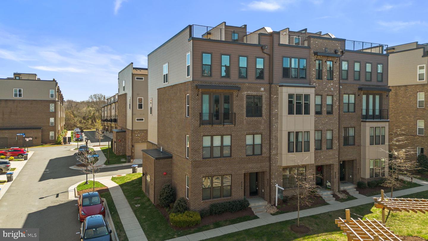 14420 Beckett Glen Circle #902, Chantilly