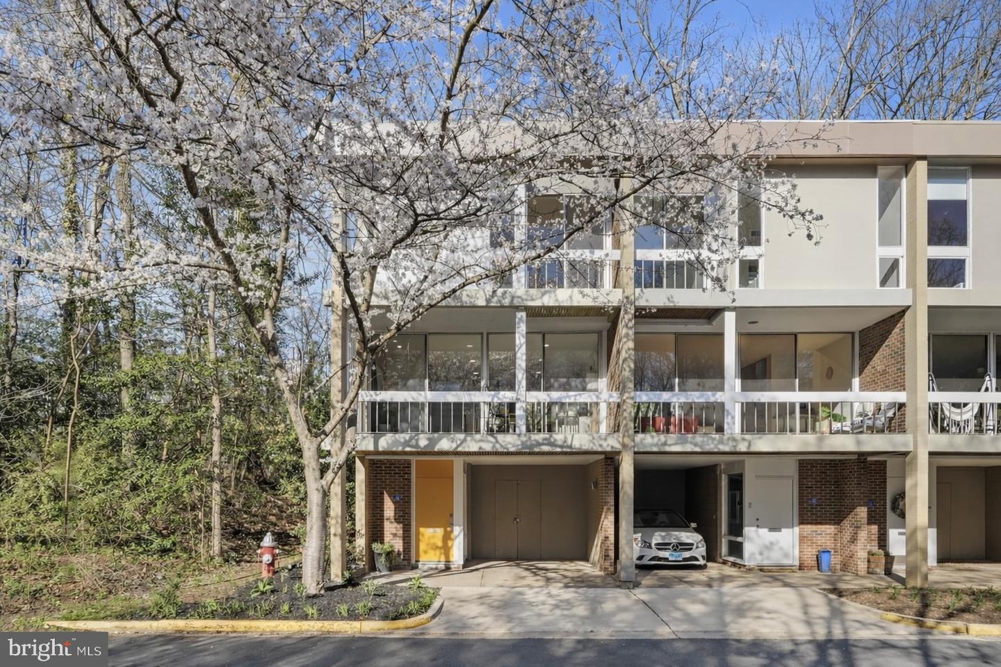 11526 Maple Ridge Road, Reston