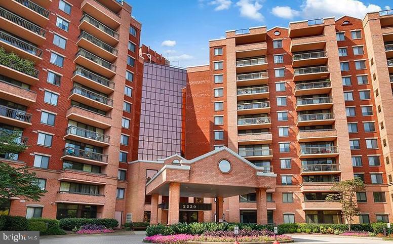 2230 George C Marshall Drive #924
