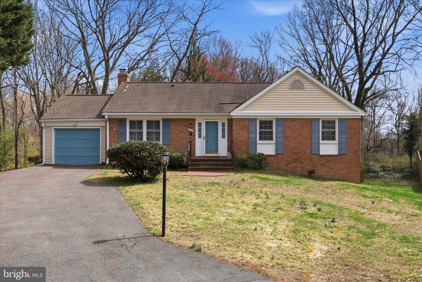 6711 Stoneybrooke Lane, Alexandria
