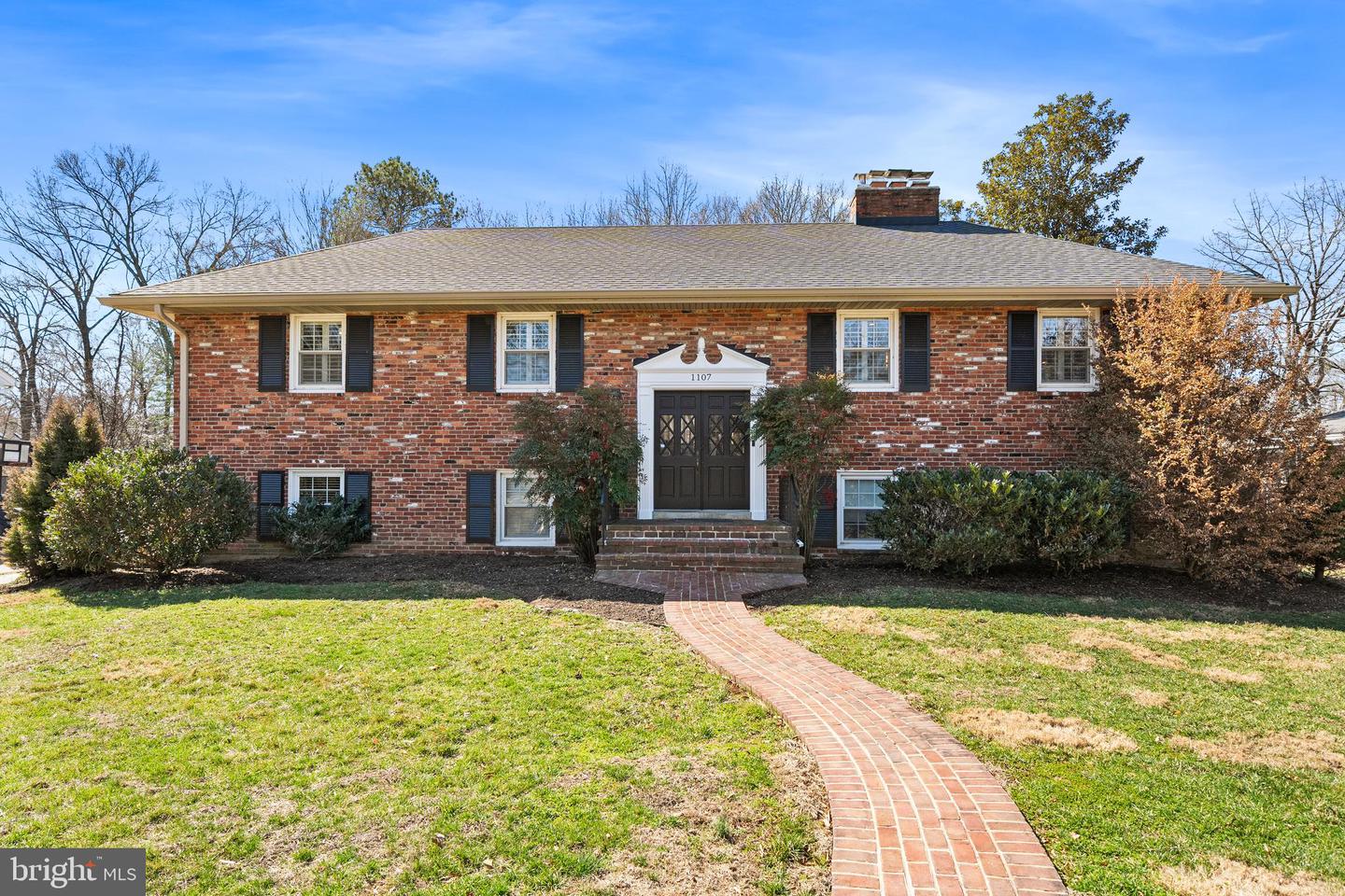 1107 Potomac Lane, Alexandria