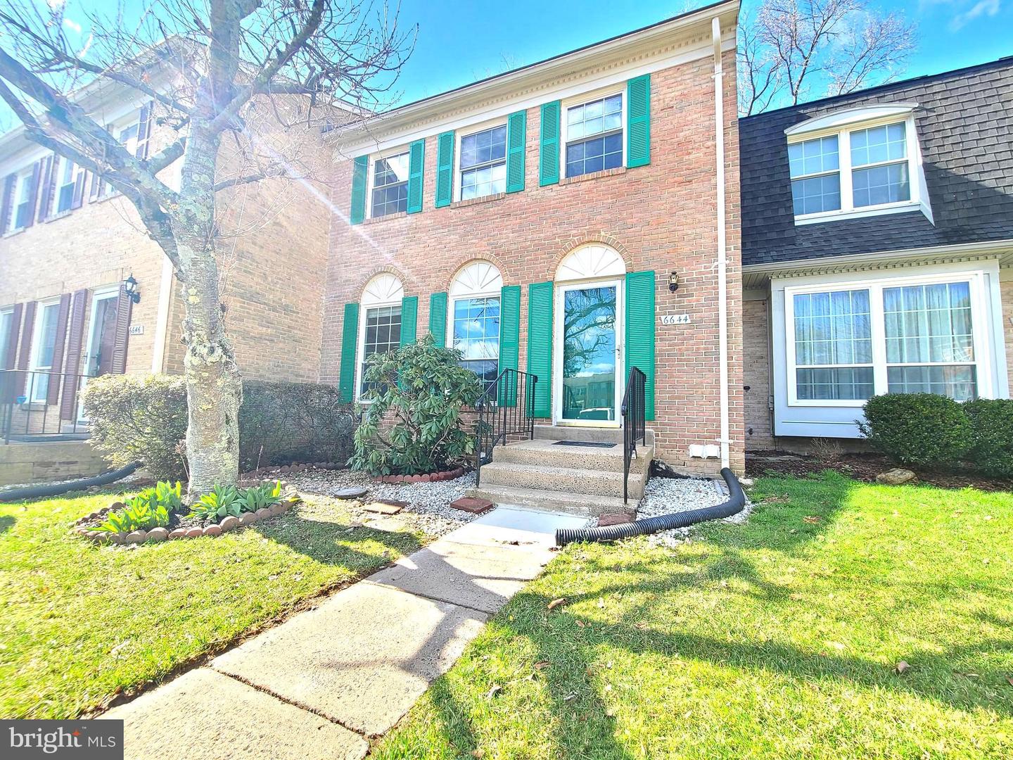 6644 Green Ash Drive, Springfield