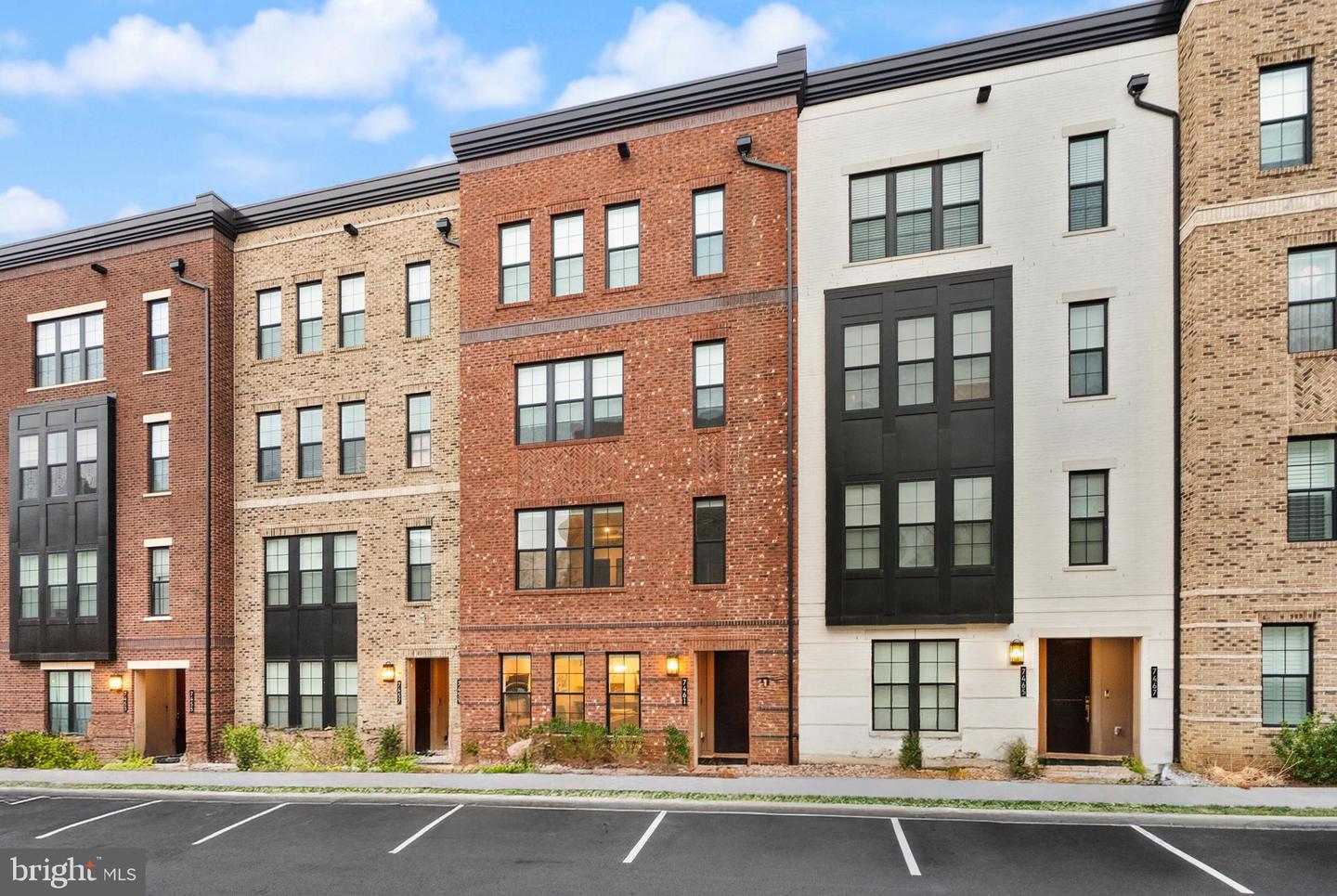 7461 Backett Wood Terrace #1213, Mclean