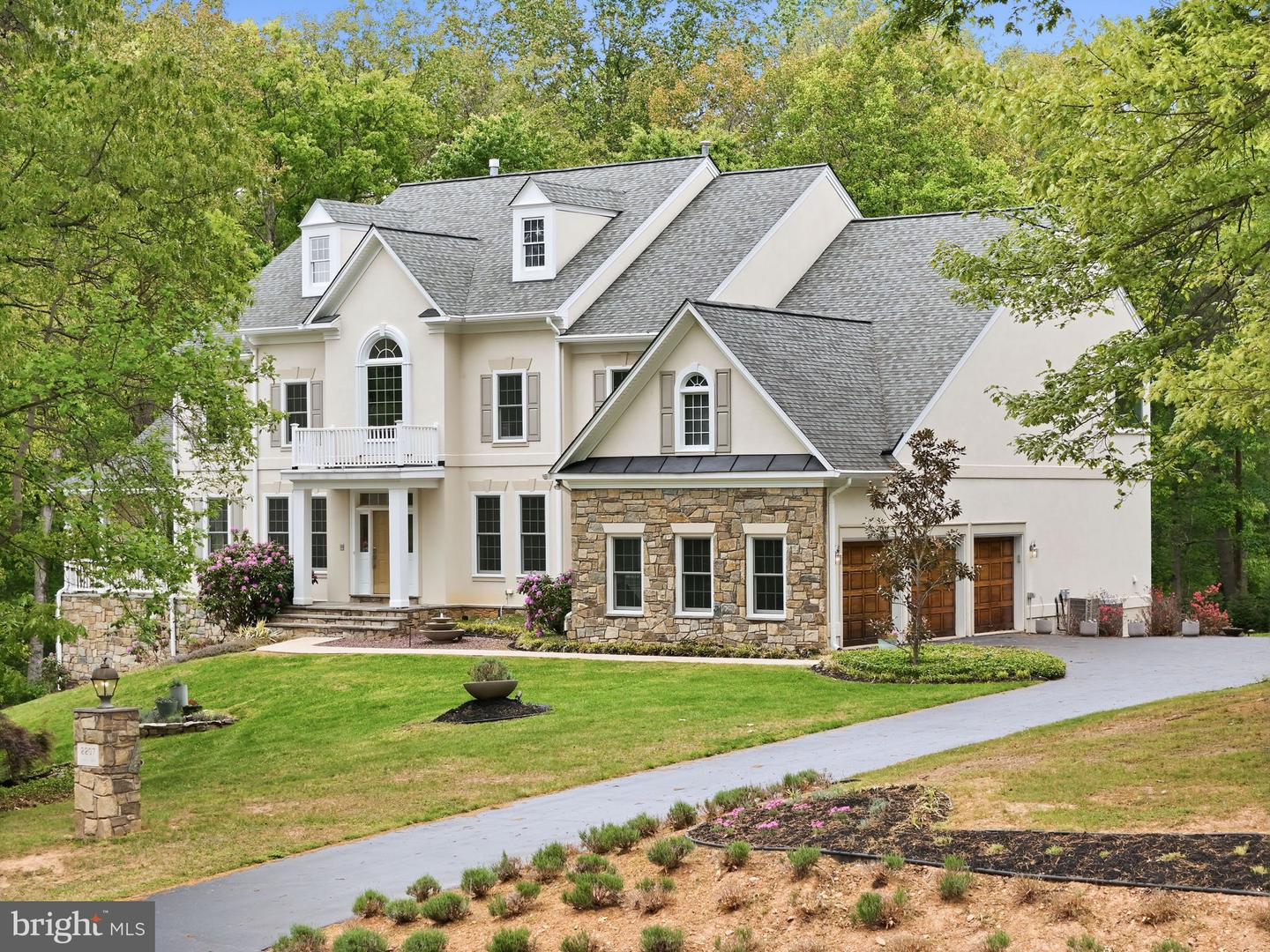2207 Aryness Drive, Vienna