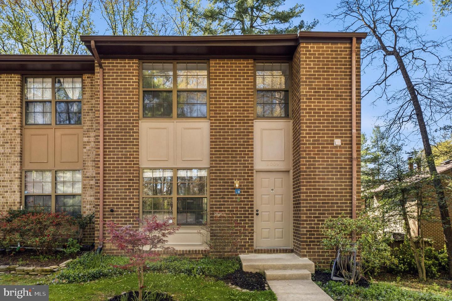 2009 Headlands Circle, Reston