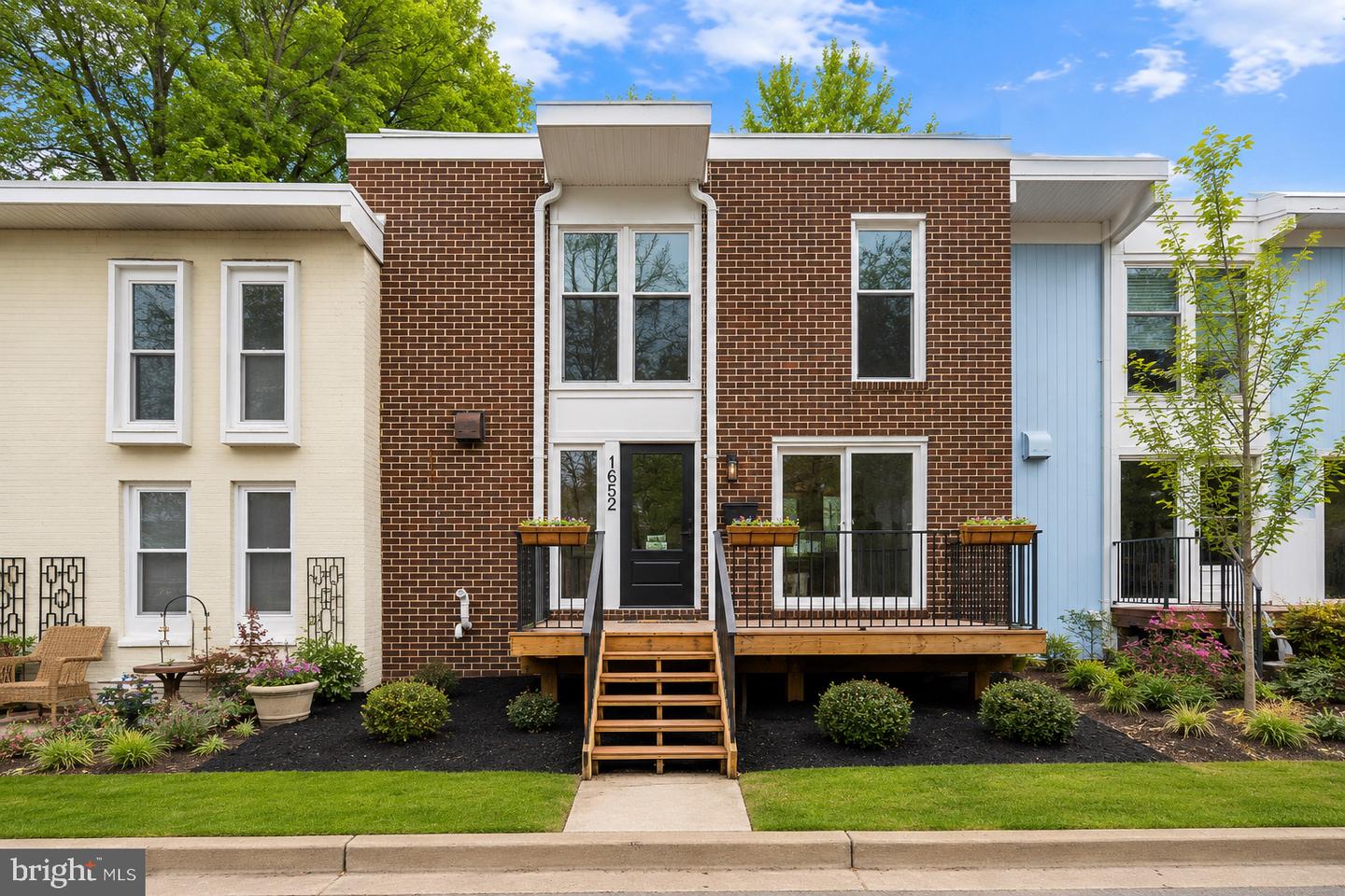 1652 Wainwright Drive, Reston