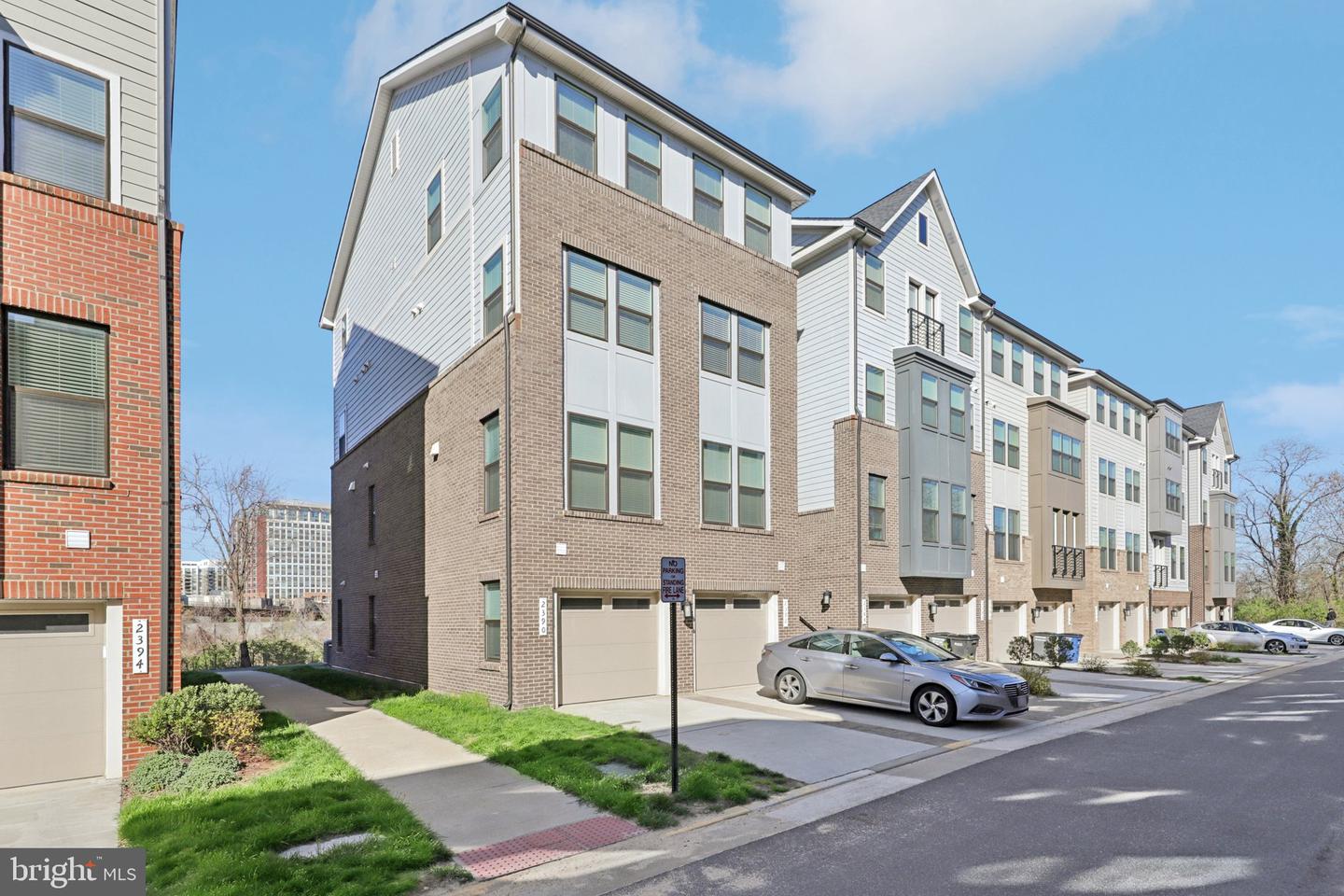 2390 Stella Place, Alexandria