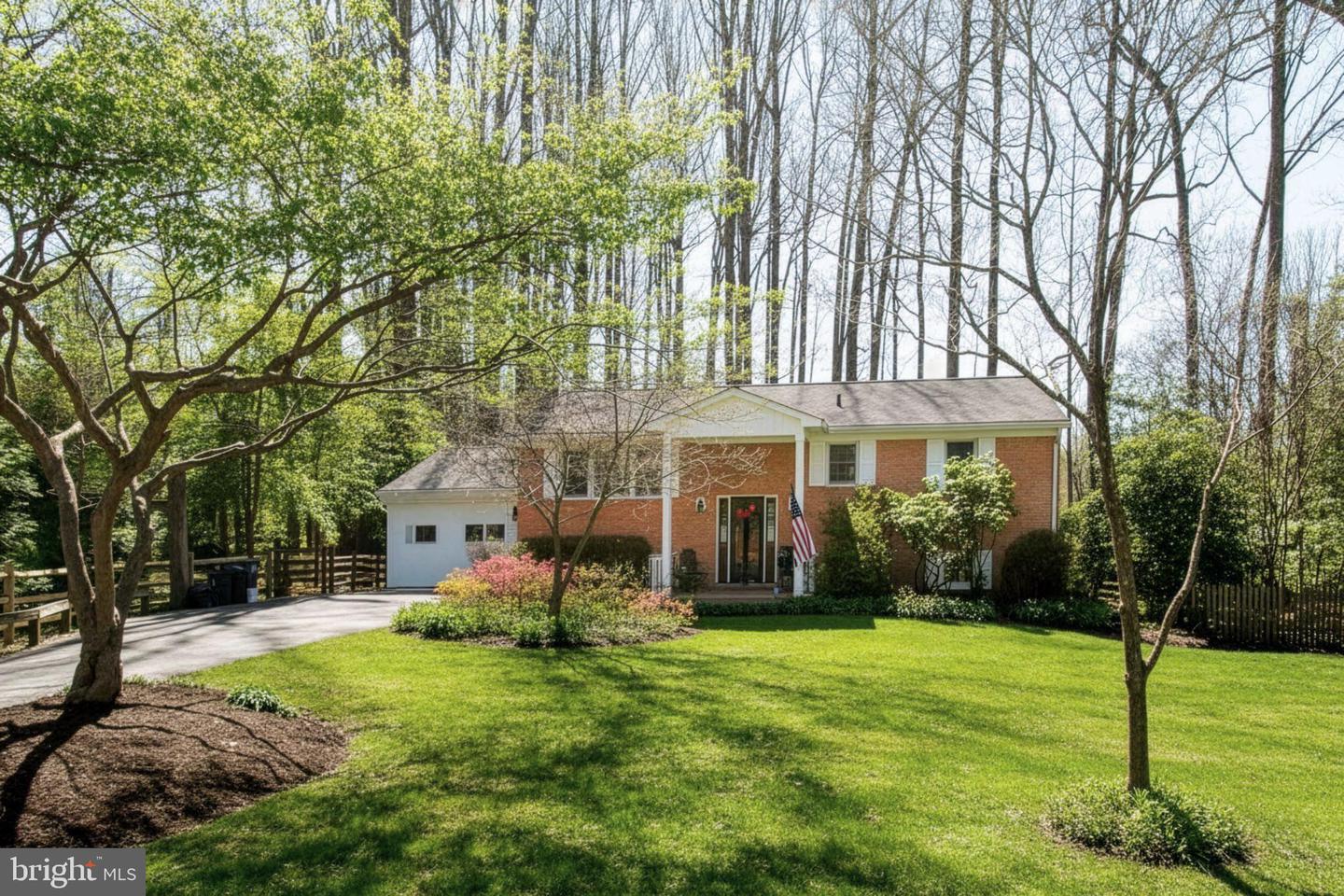 12415 Caisson Road, Fairfax