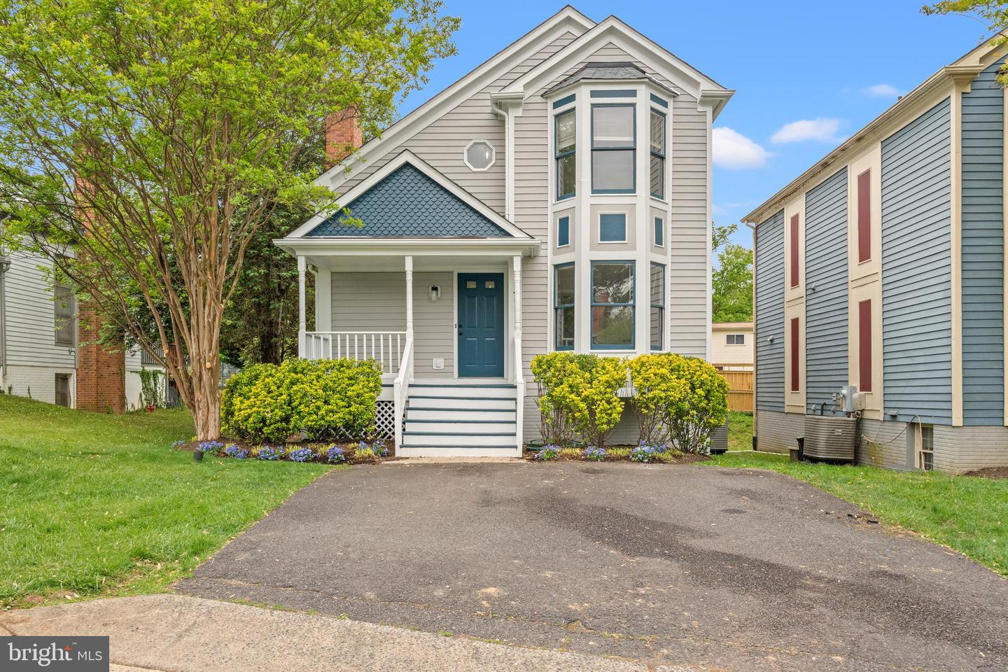 8405 Hollis Lane, Vienna