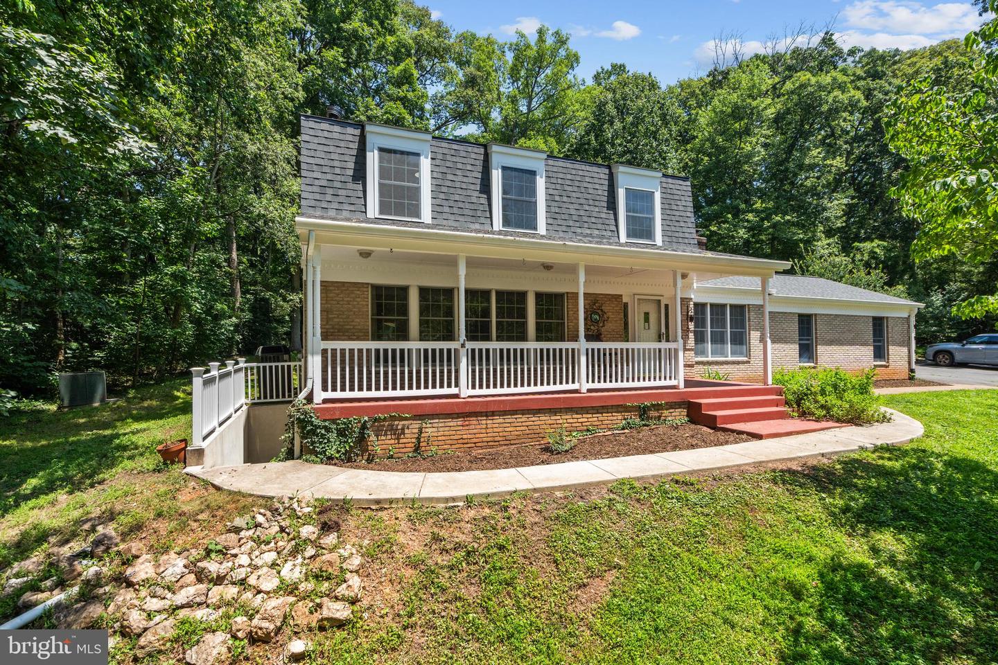 10418 Adel Road, Oakton