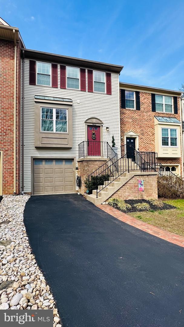 7812 Solomon Seal Drive, Springfield