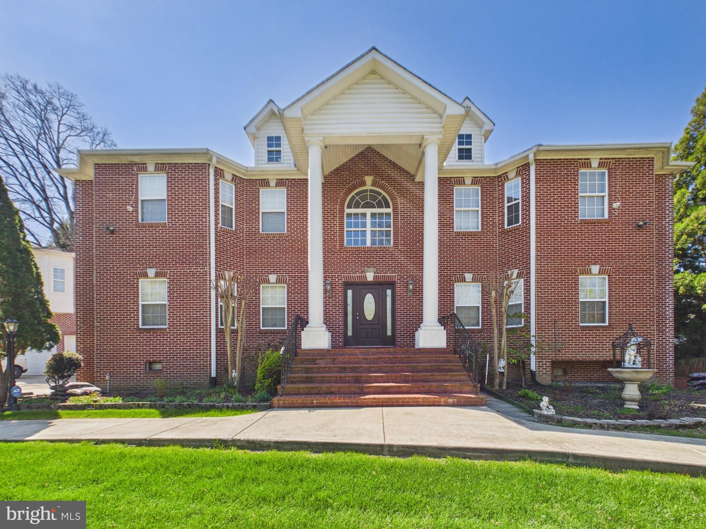7801 Ridgewood Dr