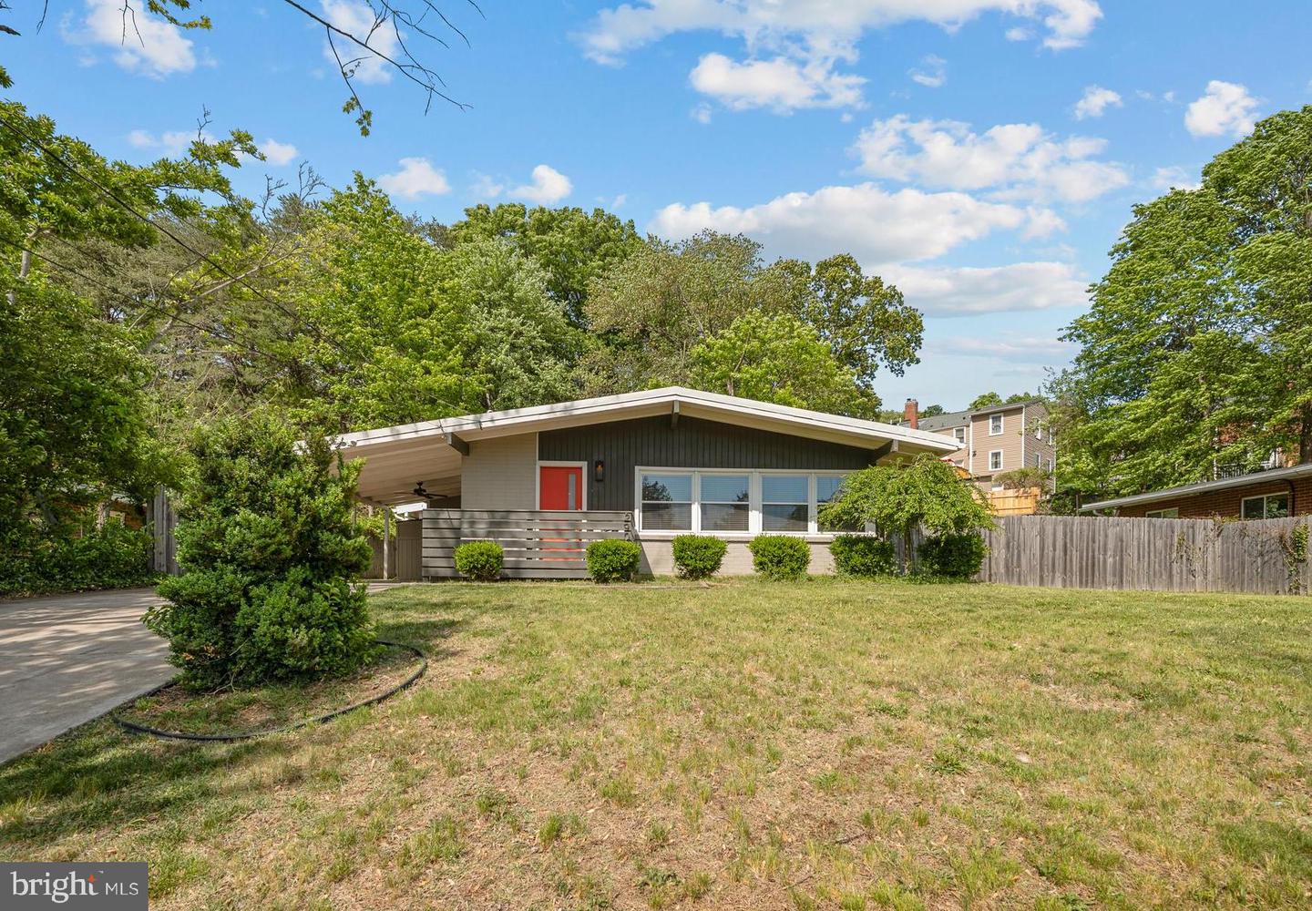 2908 Farmington Drive, Alexandria