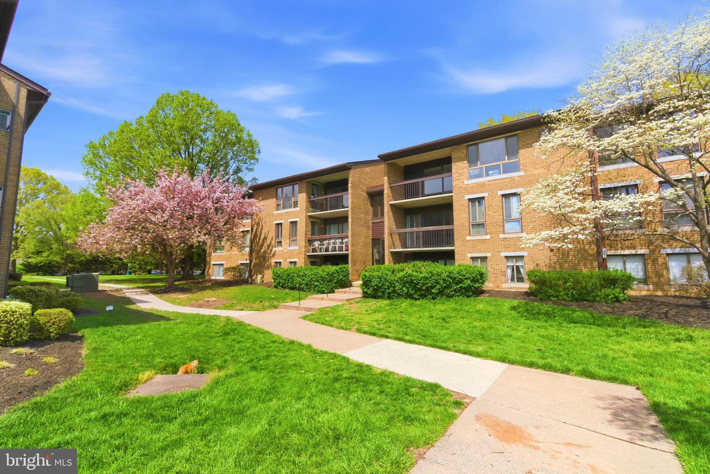 561 Florida Avenue #204, Herndon