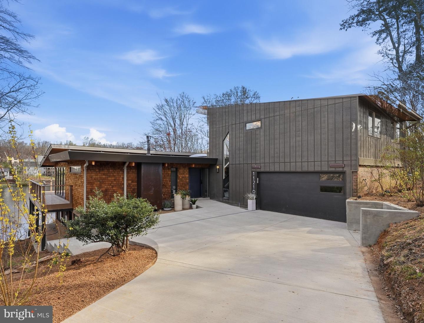 11216 S Shore Road, Reston