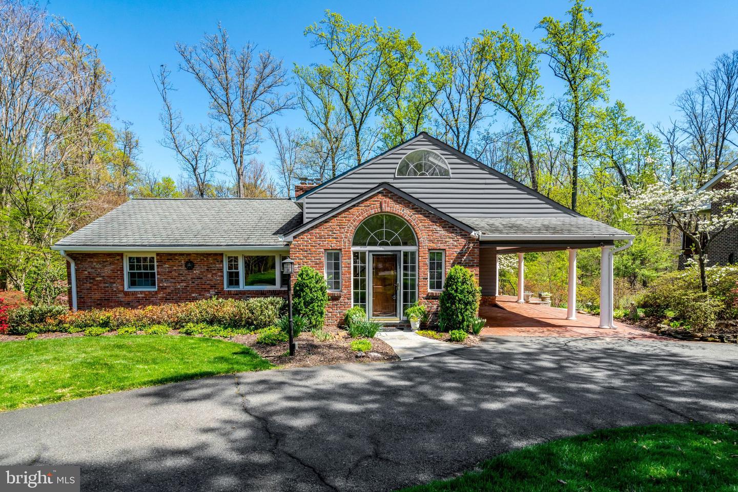 4221 Oak Hill Drive, Annandale
