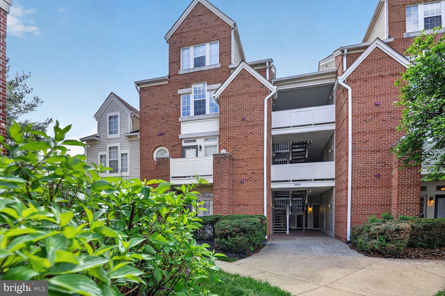 6864 Brindle Heath Way #203, Alexandria