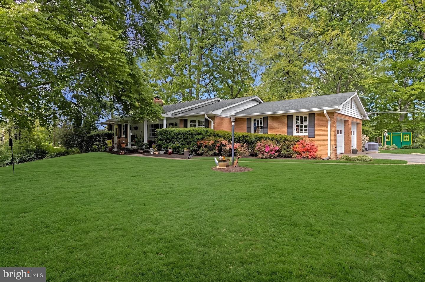 5655 Glenwood Drive, Alexandria