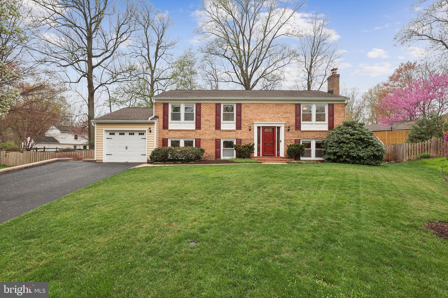 1550 Powells Tavern Place, Herndon