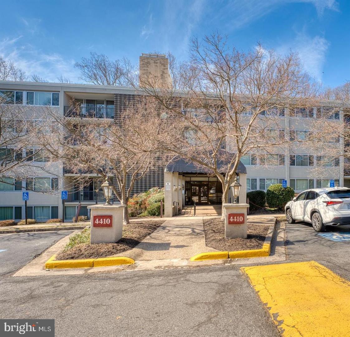 4410 Briarwood Court N #36, Annandale