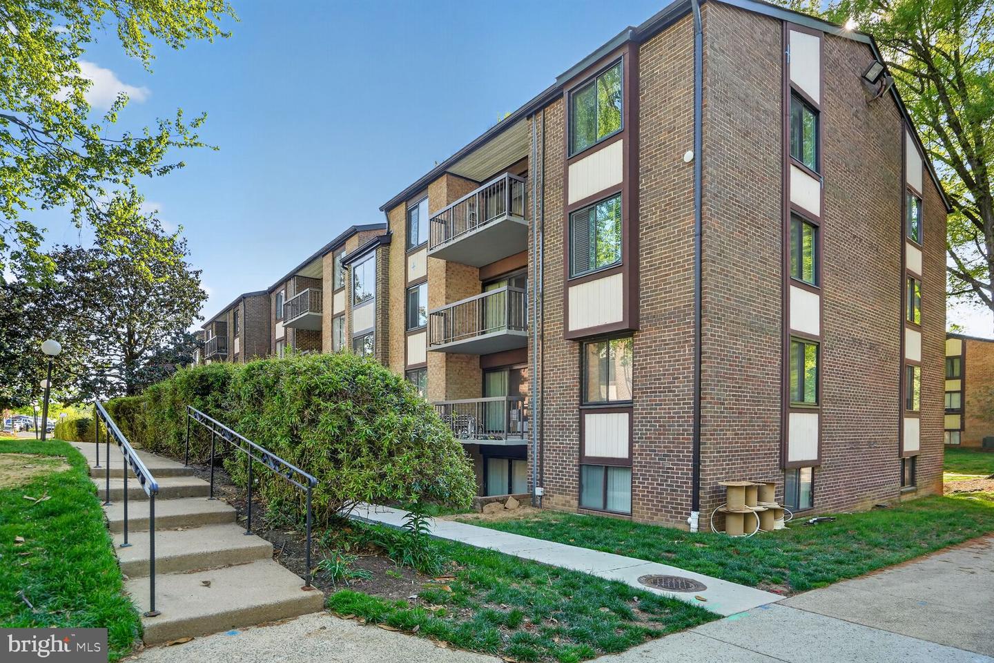 9708 Kingsbridge Drive #304, Fairfax