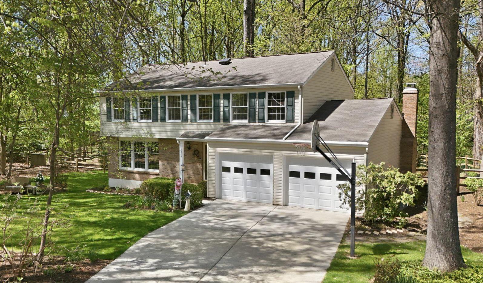 2424 Freetown Drive, Reston